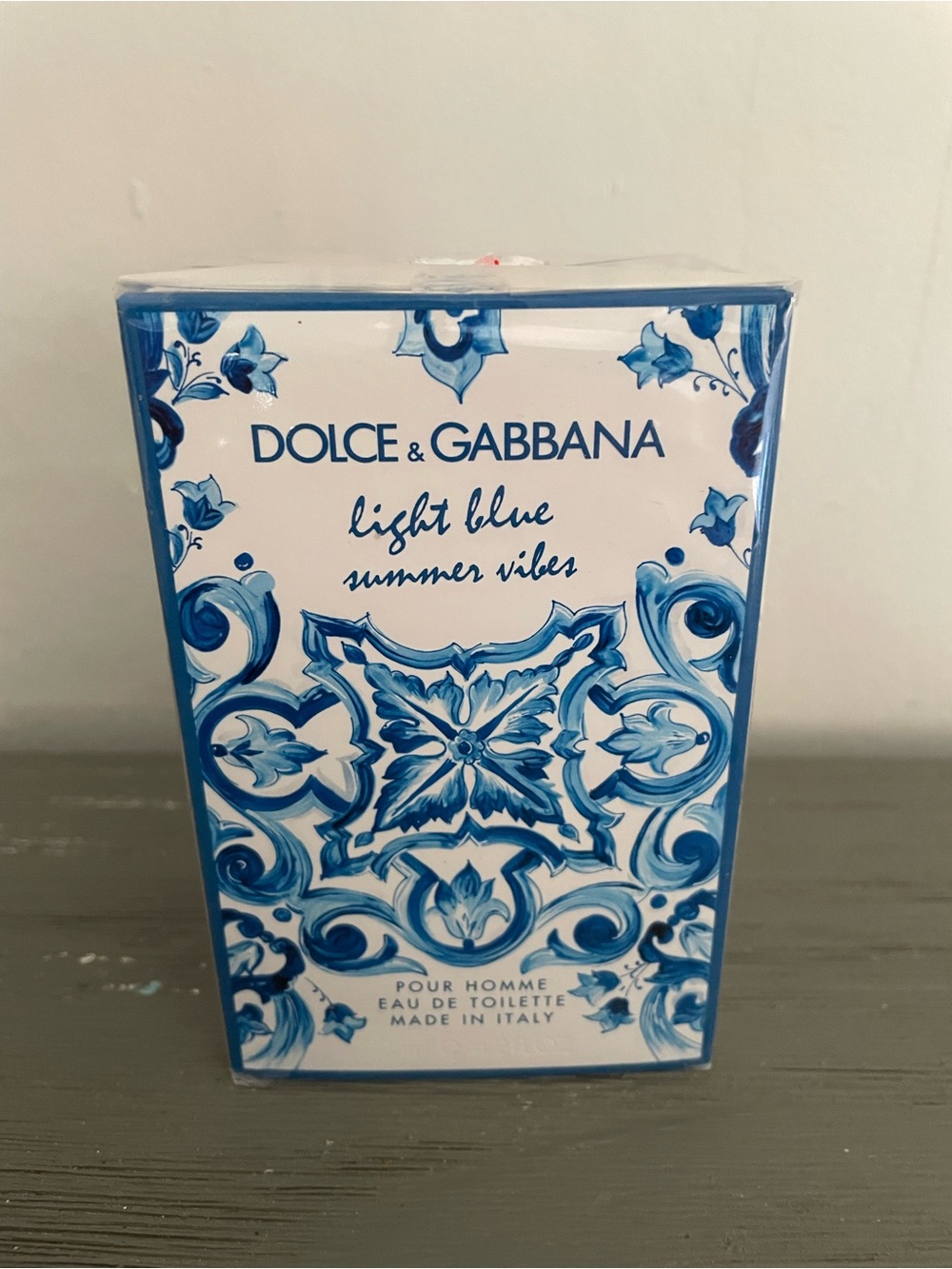 Dolce & Gabbana Light Blue Summer Vibes - Blue & White Box 4.2 Oz